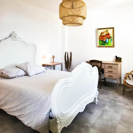 2 Bedroom Cozy In Holiday home Merindol