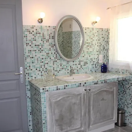 2 Bedroom Cozy In